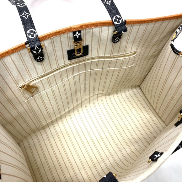 Louis Vuitton Monogram Jungle On The Go GM Tote Bag Monogram - Picture 6 of 9